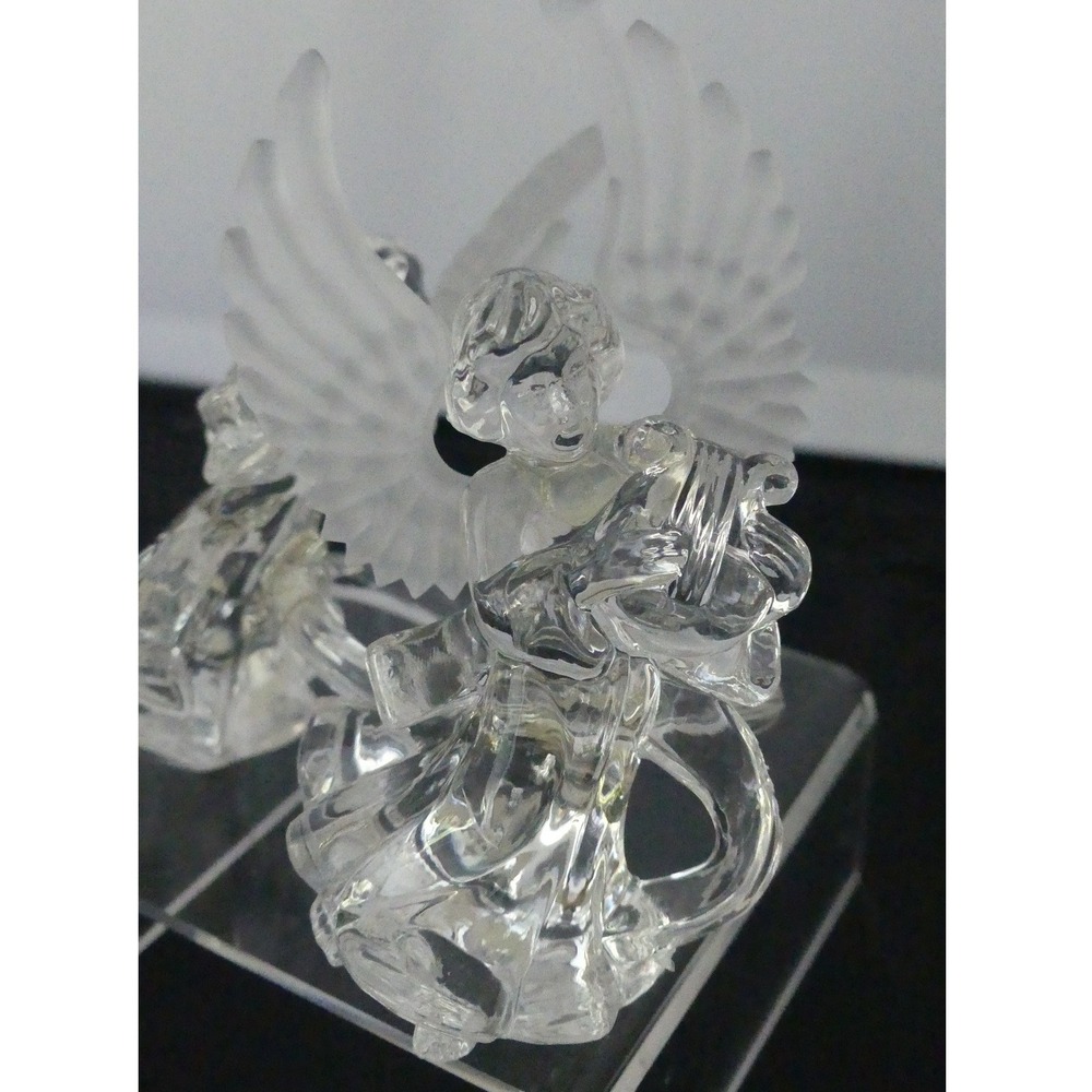 Set of 4 Vintage Clear Acrylic Angel Napkin Rings Frosted Wings Musical Cherubs - Picture 4 of 7